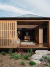 Aru House